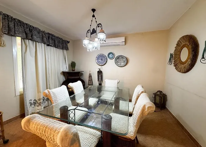 4br Beachfront With Huge Garden Seaview Einbay * Ain Suchna