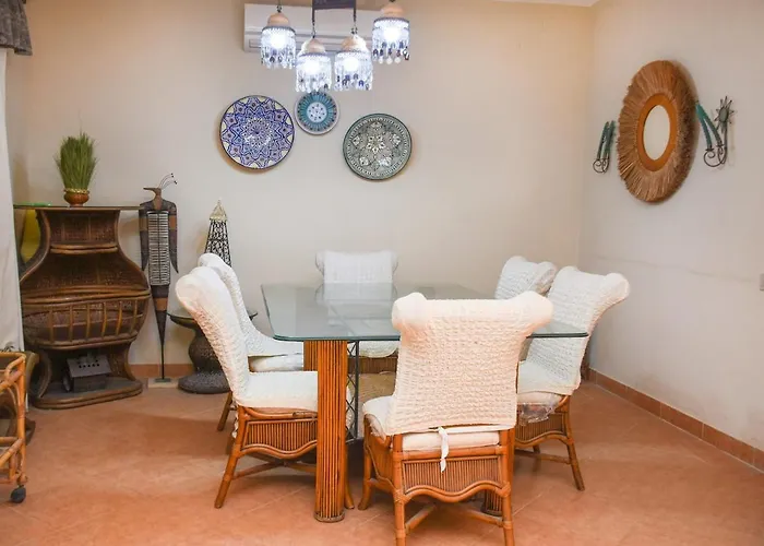 4br Beachfront With Huge Garden Seaview Einbay Ain Suchna