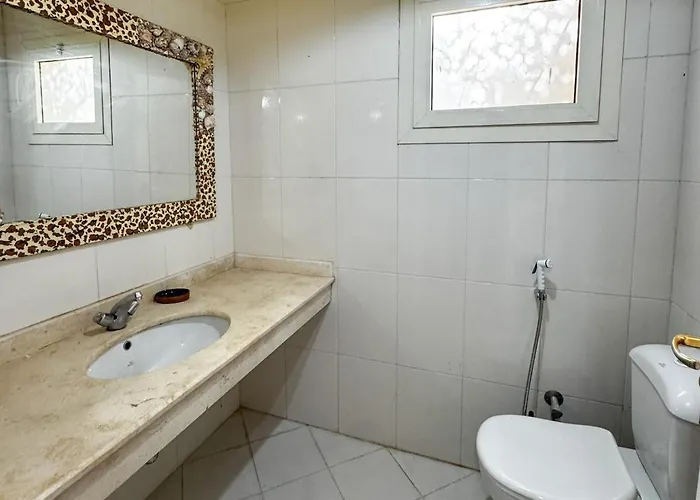 4br Beachfront With Huge Garden Seaview Einbay Villa
