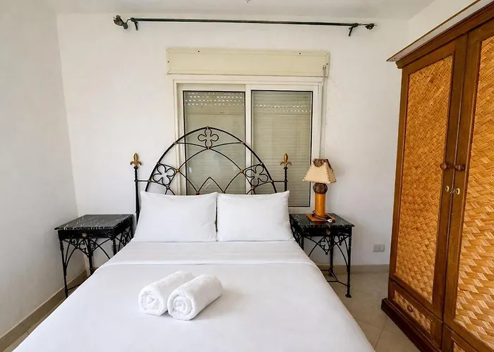 4br Beachfront With Huge Garden Seaview Einbay Villa *
