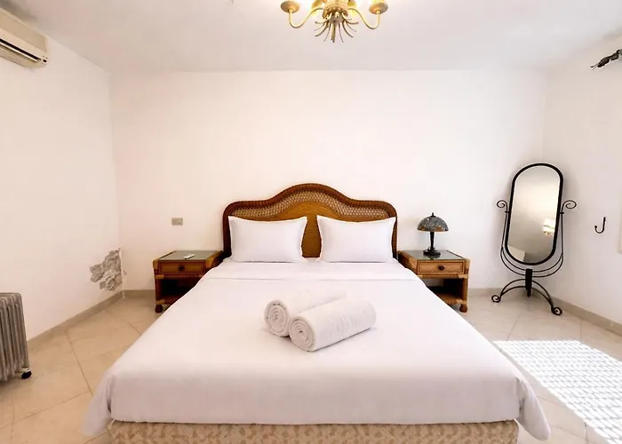 4br Beachfront With Huge Garden Seaview Einbay Villa *