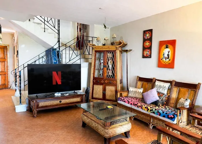 4br Beachfront With Huge Garden Seaview Einbay Ain Suchna